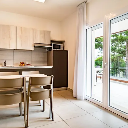 Iris Suite-5 By Interhome Apartment