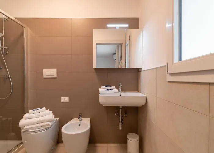 Iris Suite-5 By Interhome 비비오네